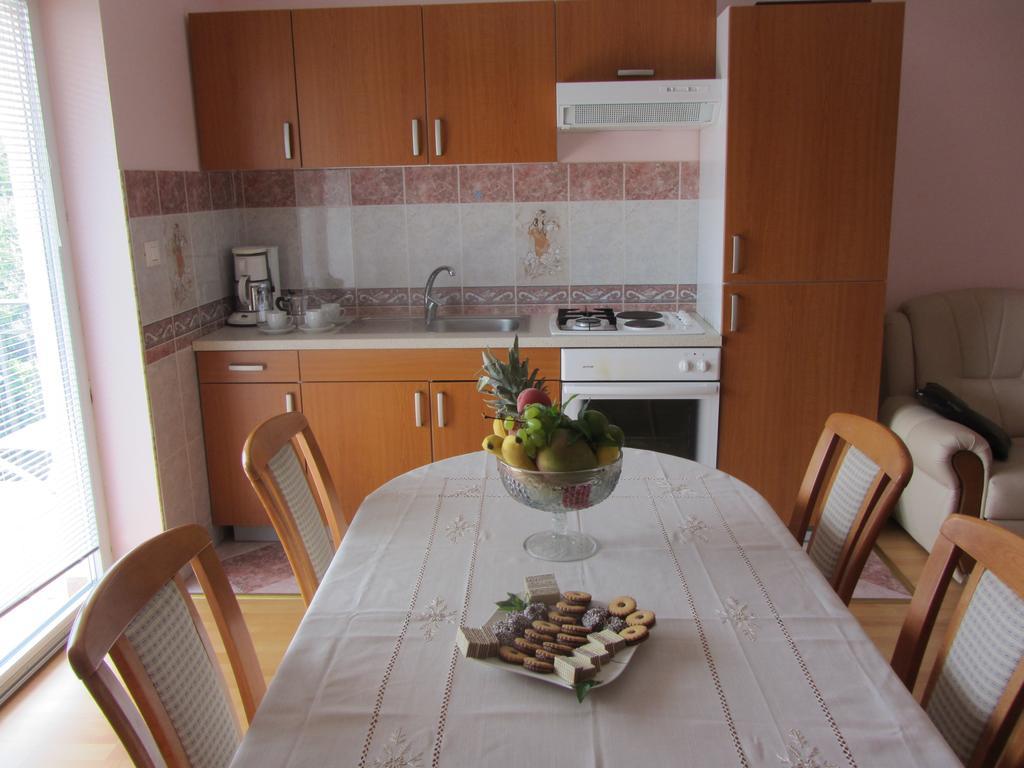 Apartments Dilja Malinska Chambre photo