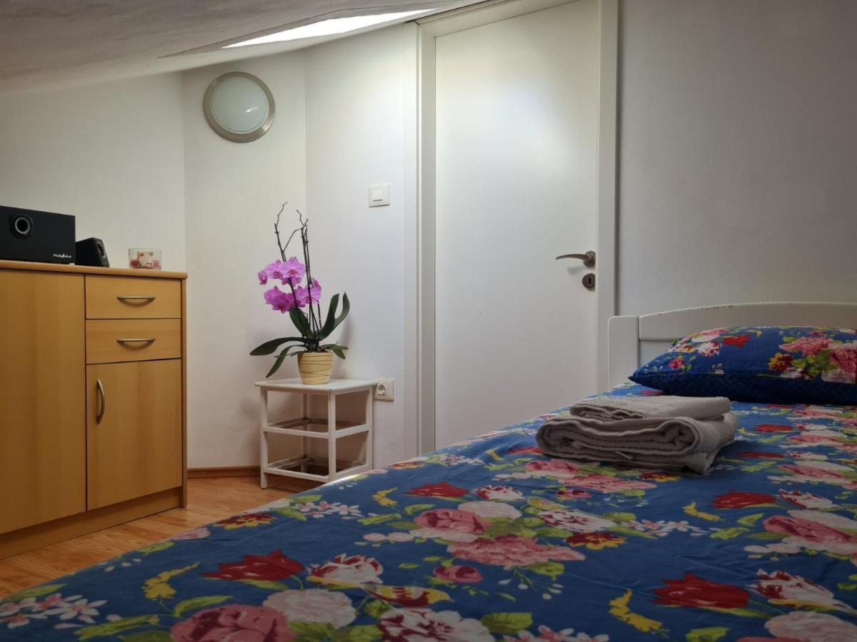 Apartments Dilja Malinska Extérieur photo