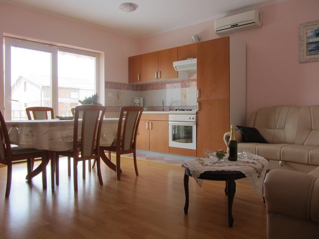 Apartments Dilja Malinska Extérieur photo