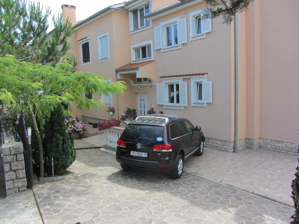 Apartments Dilja Malinska Extérieur photo